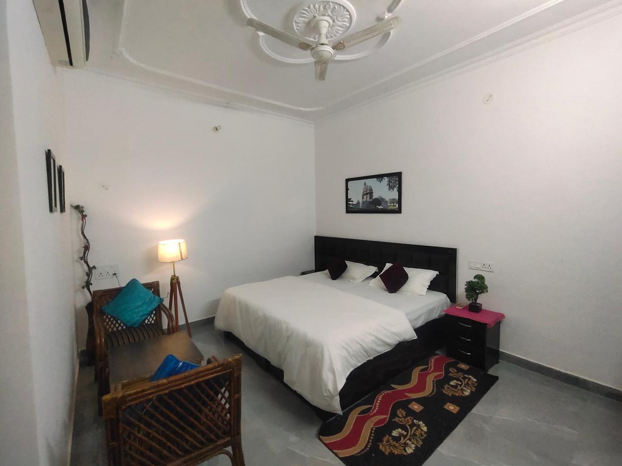 Khajuraho Glory Homestay Exterior photo