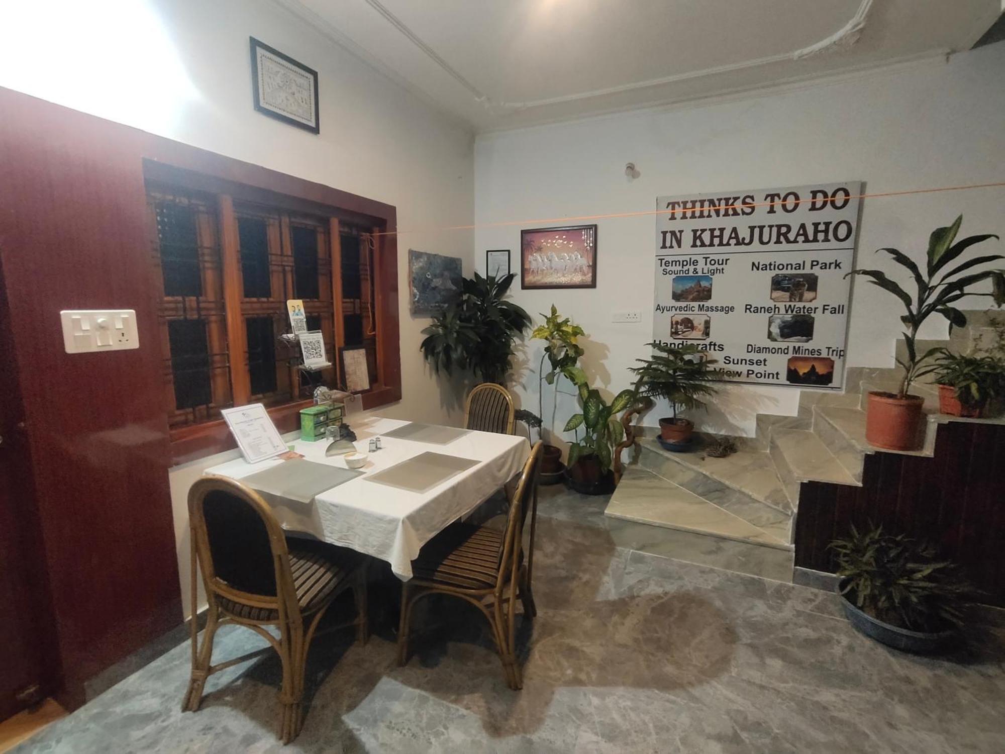 Khajuraho Glory Homestay Exterior photo