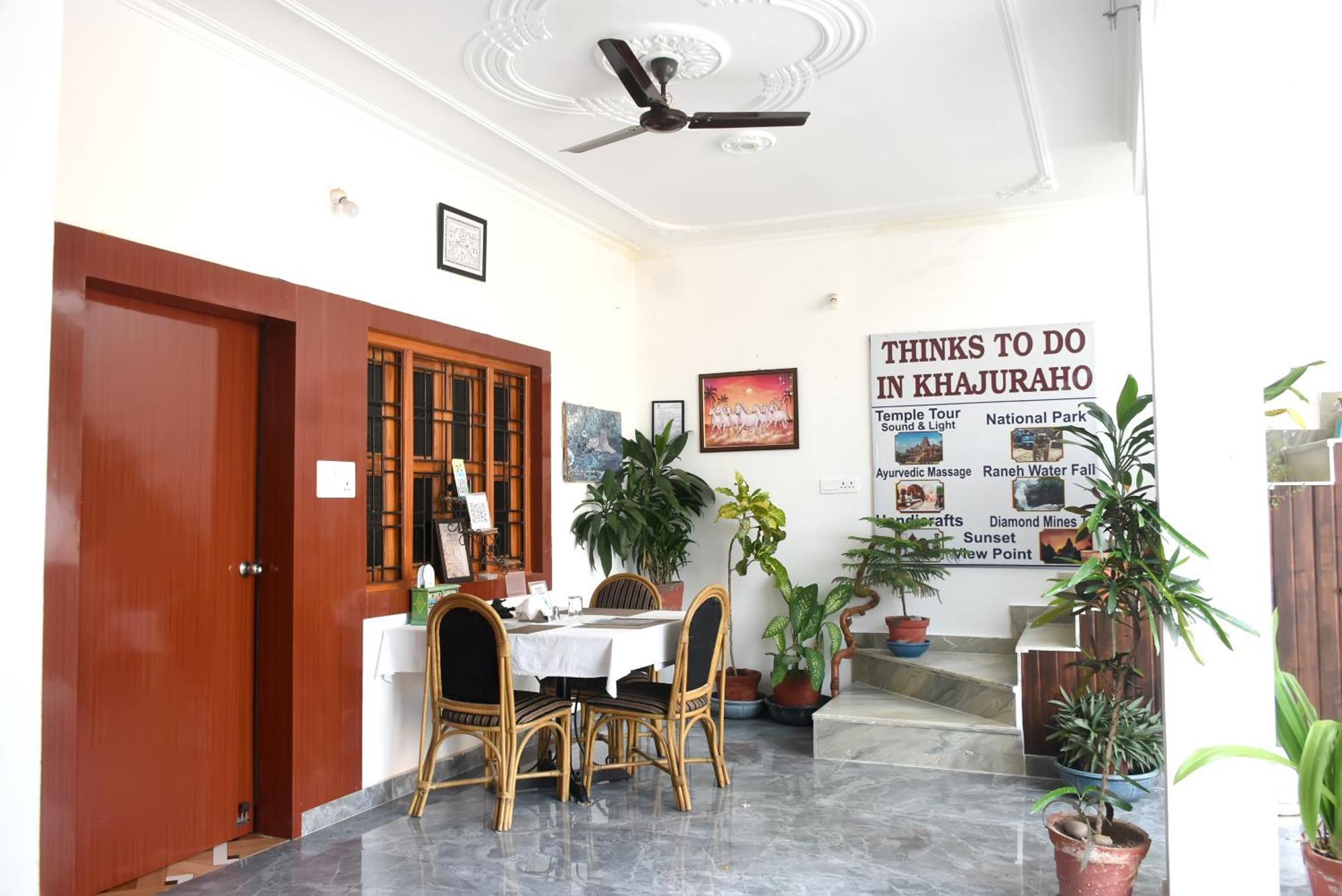 Khajuraho Glory Homestay Exterior photo