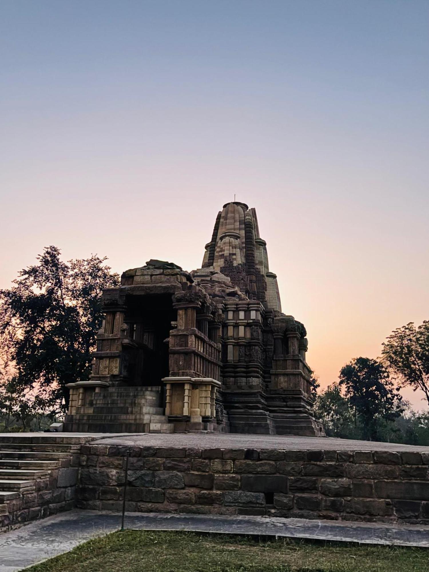 Khajuraho Glory Homestay Exterior photo